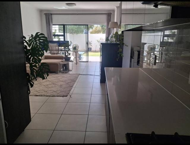 3 BEDROOM APARTMENT FOR SALE IN SANDOWN